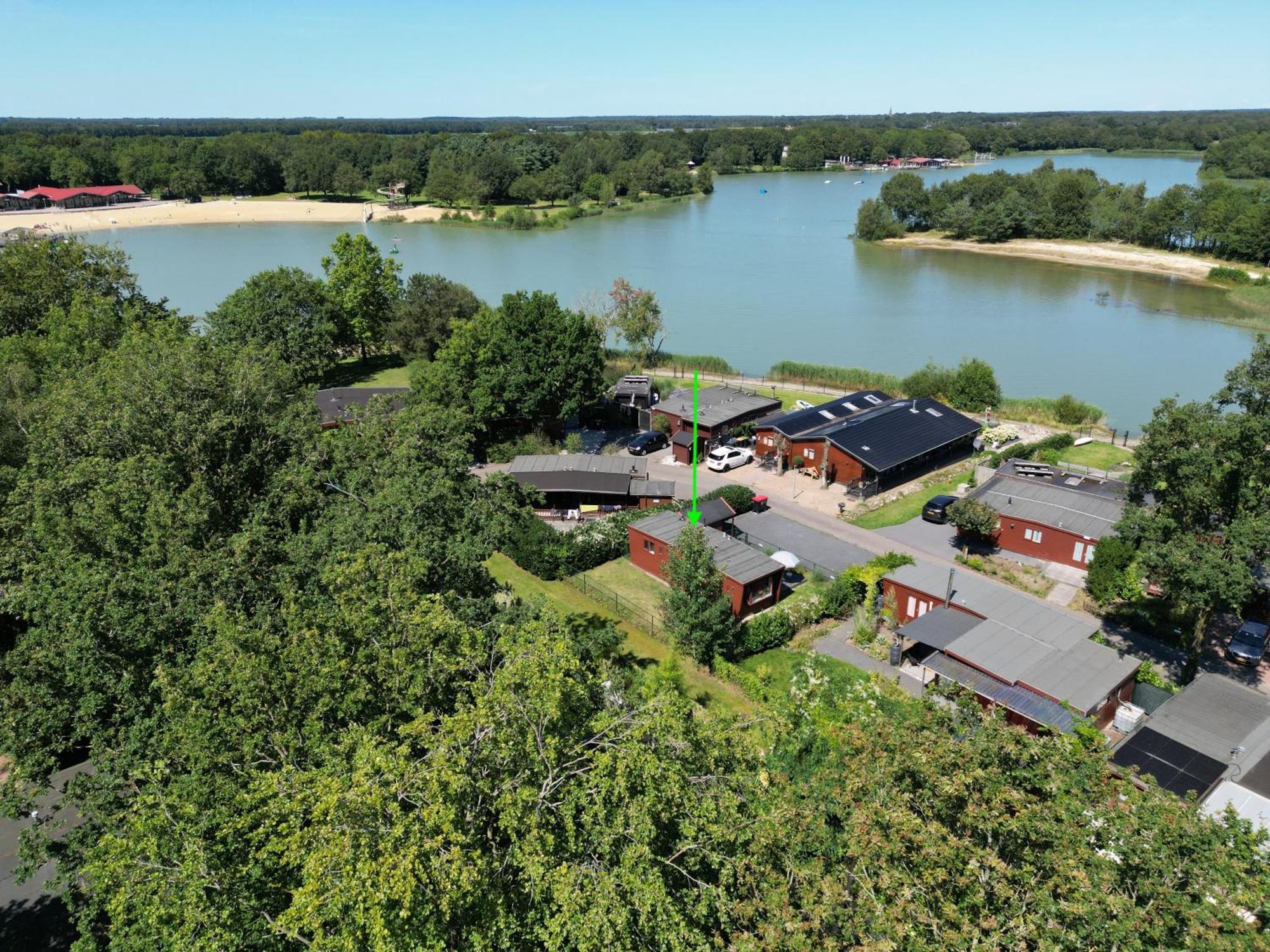 Gezellig Chalet Met 2 Slaapkamers En Zicht Op Het Water Erm Bagian luar foto